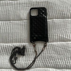 Bandolier iphone 12 case in great condition
